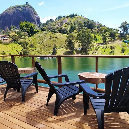 Ecolodge Bahia Del Penon Гуатапе Экстерьер фото