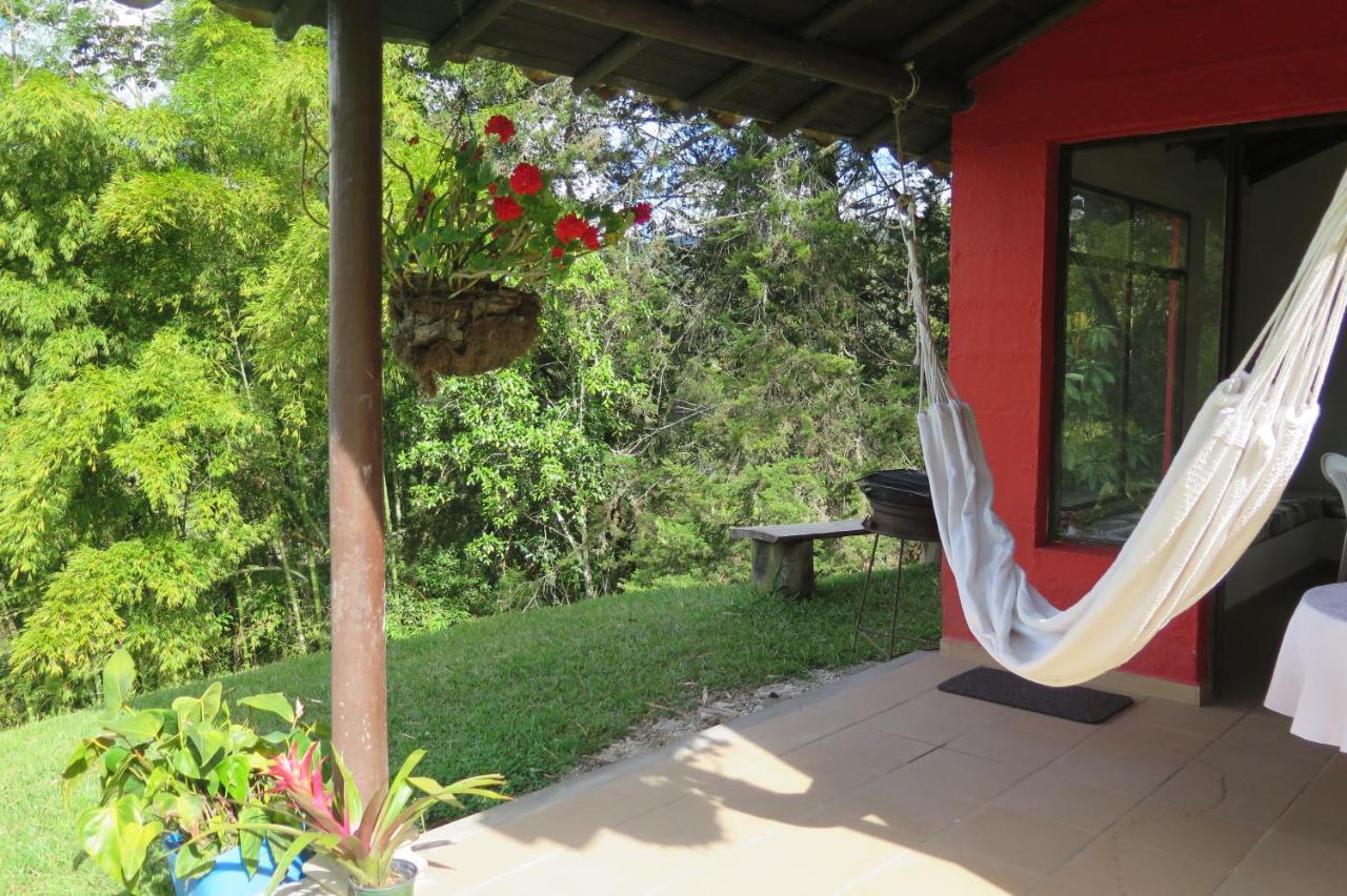 Ecolodge Bahia Del Penon Гуатапе Экстерьер фото